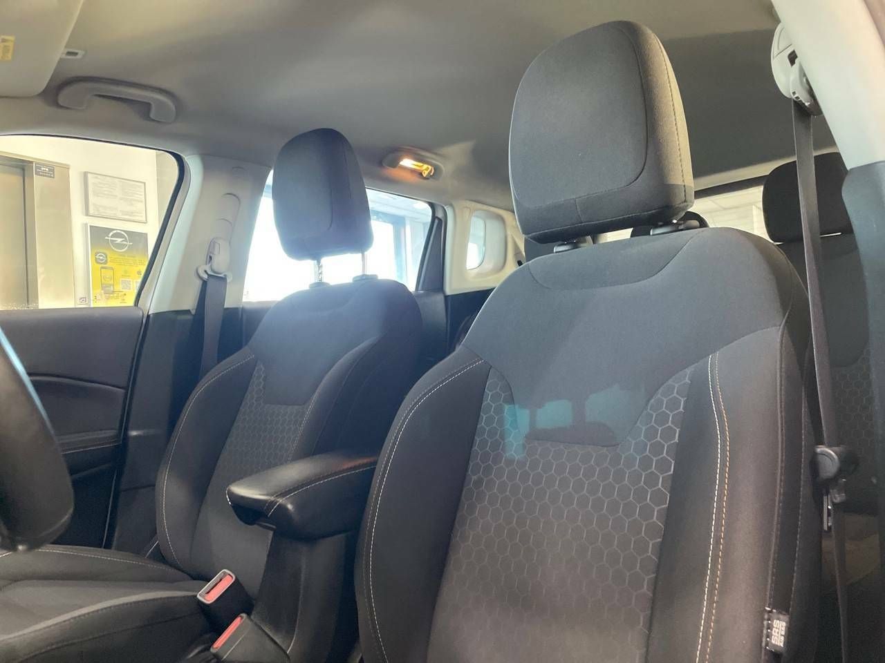 Foto Jeep Compass 15