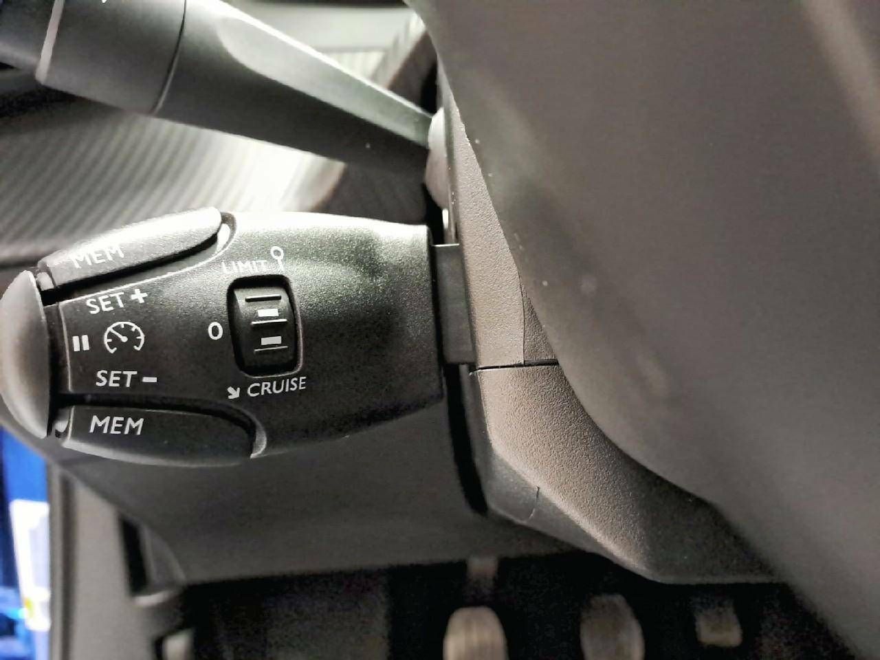 Foto Peugeot 2008 13