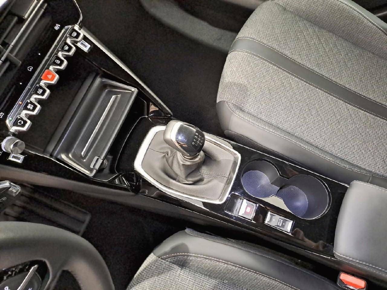 Foto Peugeot 2008 17