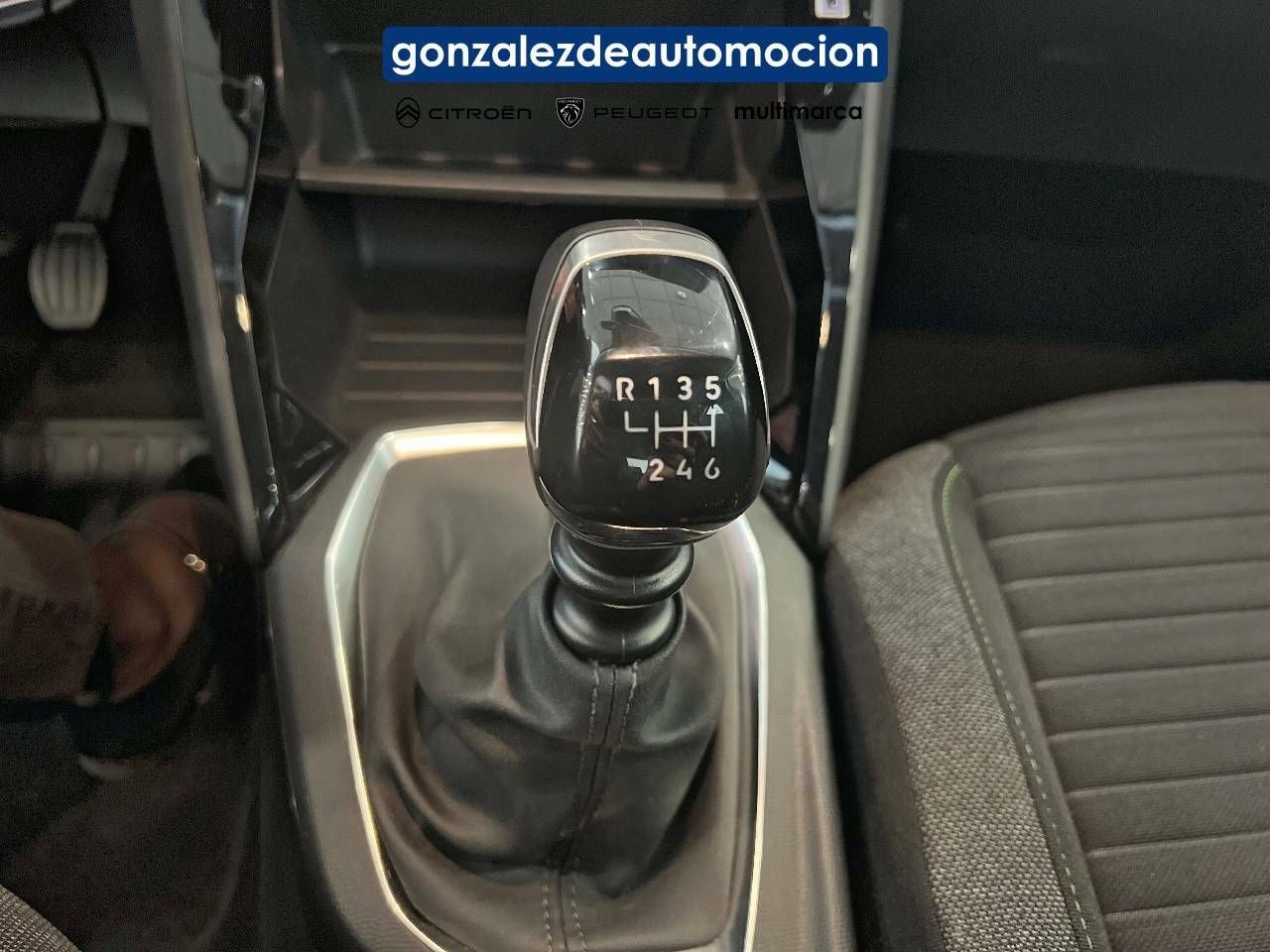 Foto Peugeot 208 12