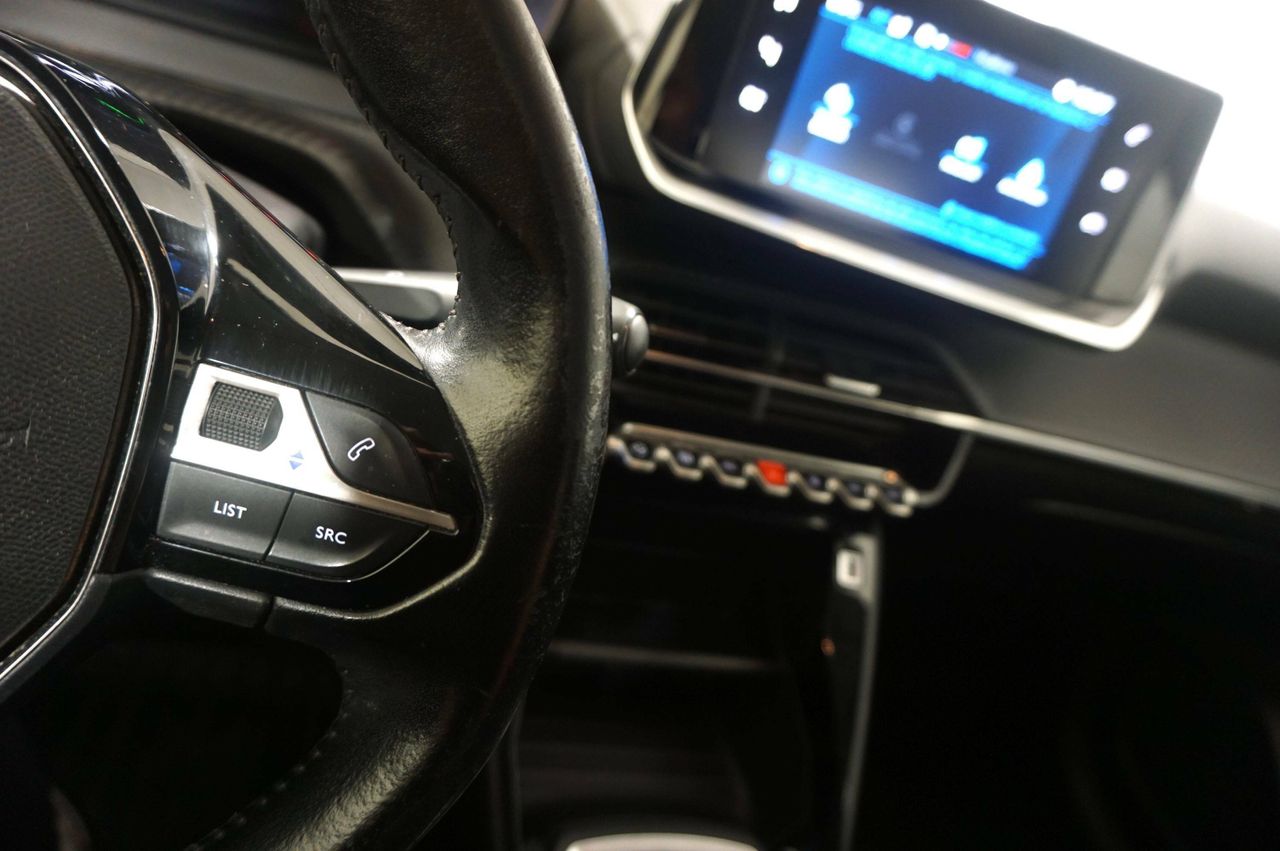 Foto Peugeot 208 8