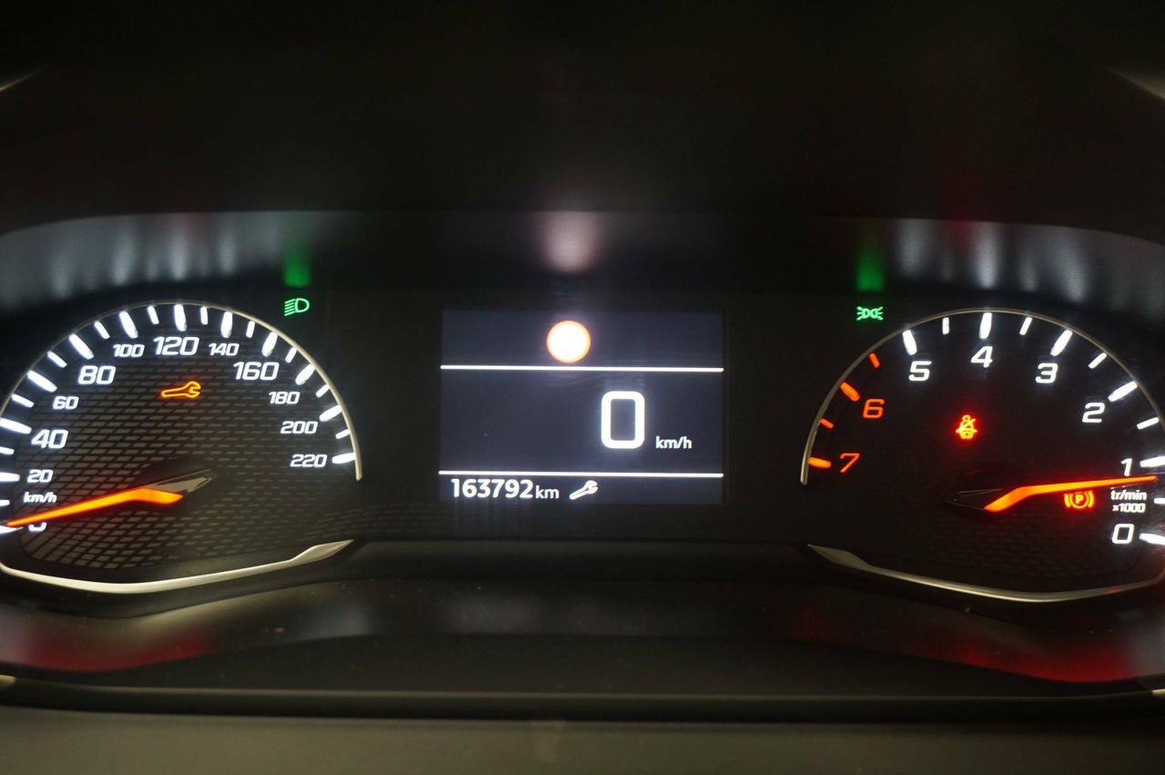Foto Peugeot 208 14