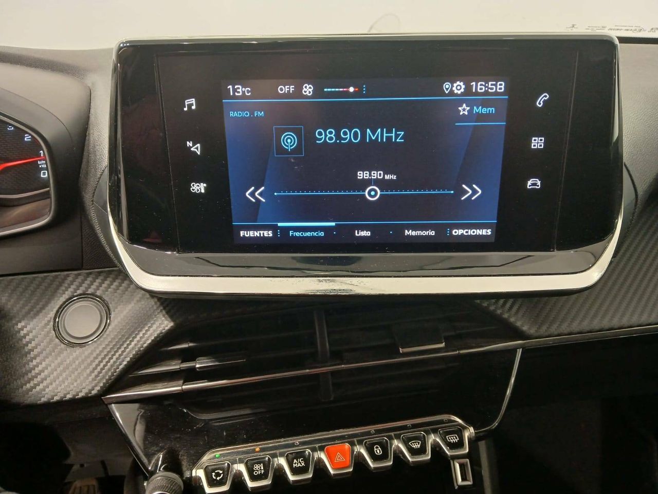 Foto Peugeot 208 14