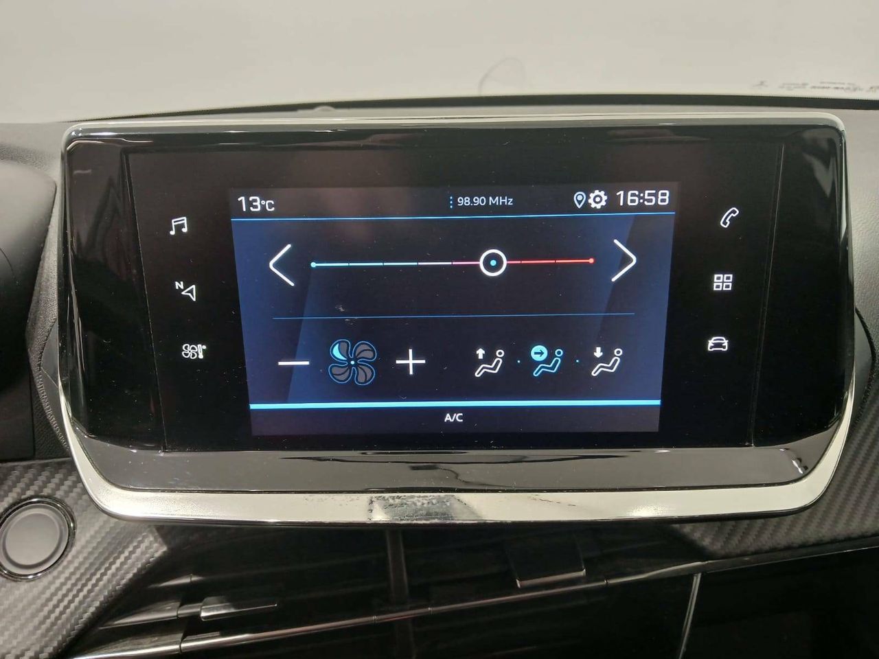 Foto Peugeot 208 23