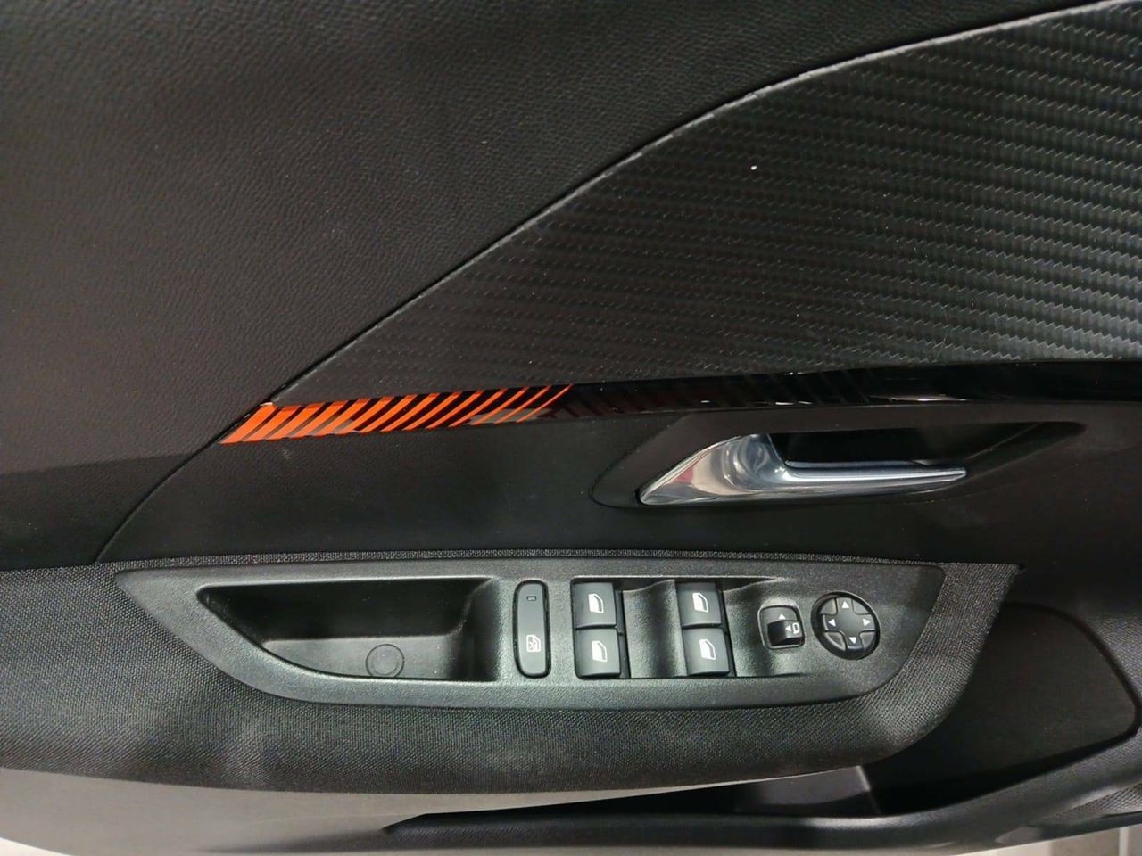 Foto Peugeot 208 23
