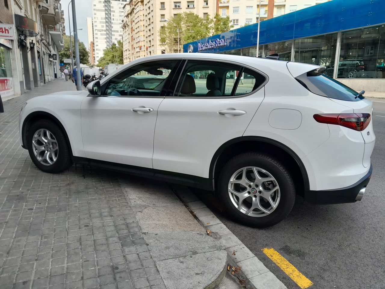 Foto Alfa Romeo Stelvio 4