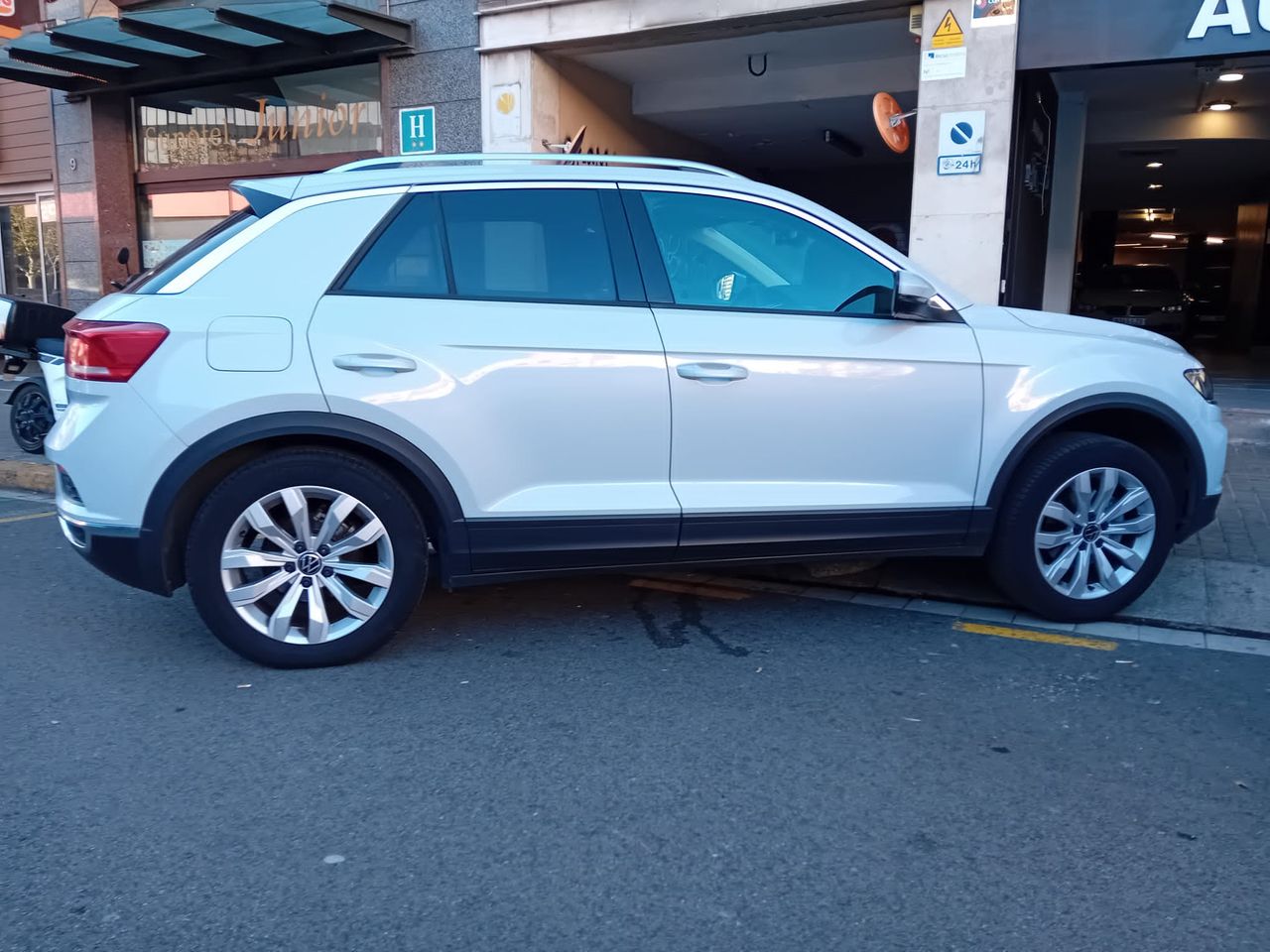 Foto Volkswagen T-Roc 4