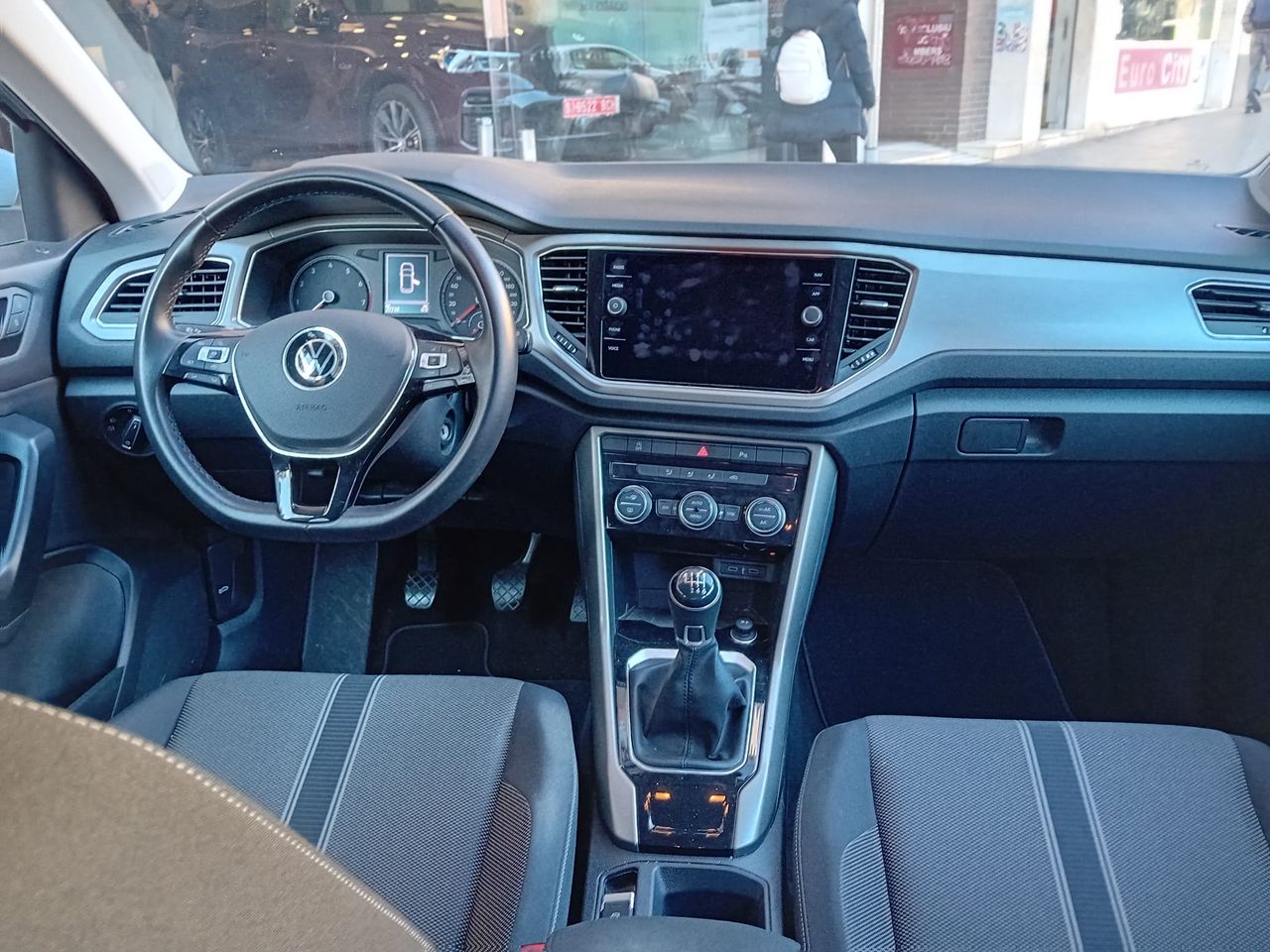 Foto Volkswagen T-Roc 8