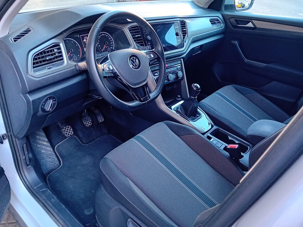 Foto Volkswagen T-Roc 10