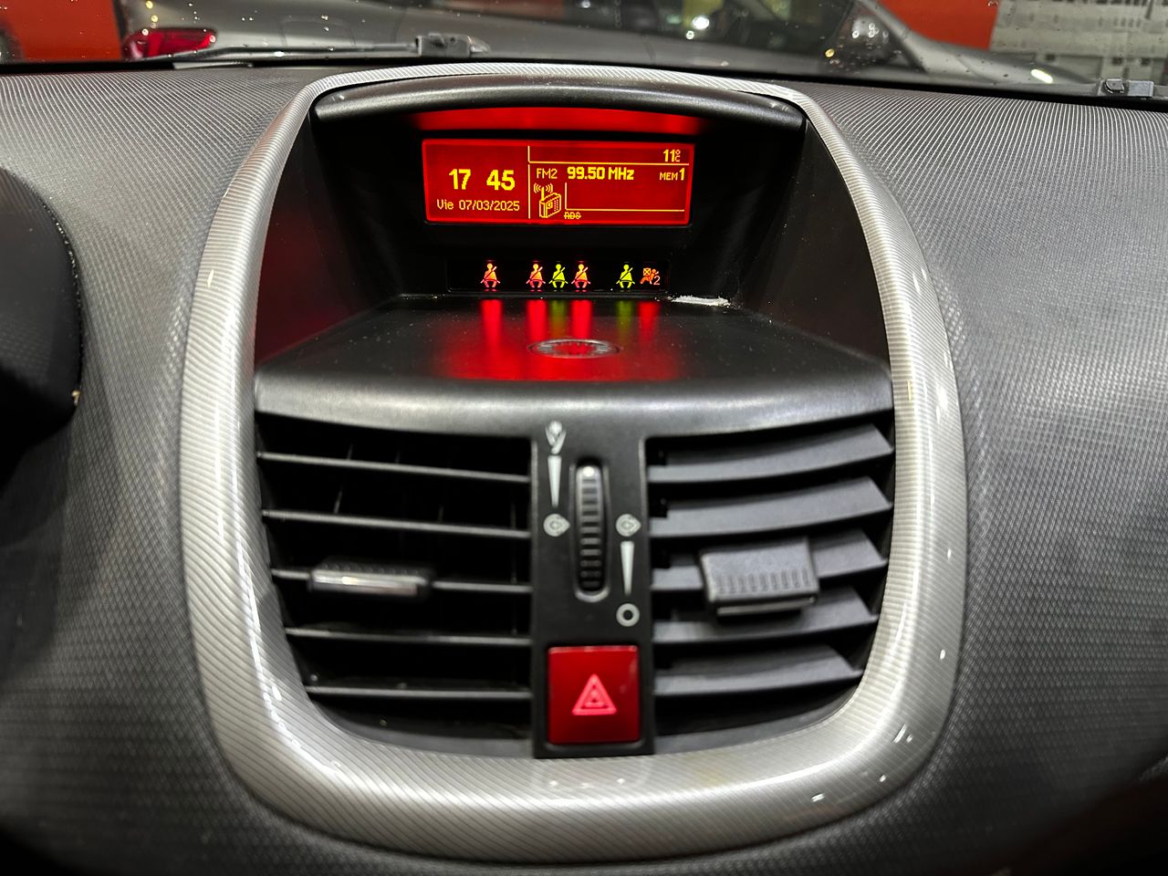 Foto Peugeot 207 16