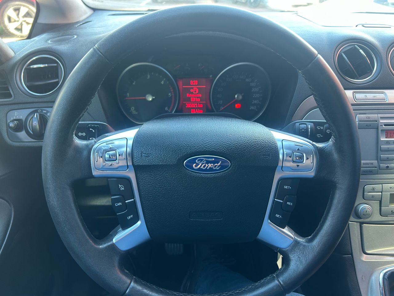 Foto Ford S-Max 9