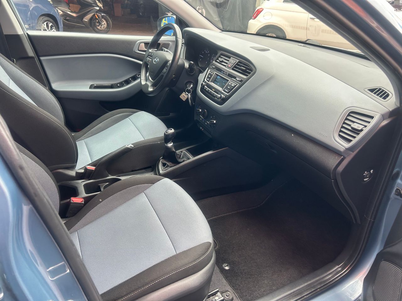 Foto Hyundai i20 24