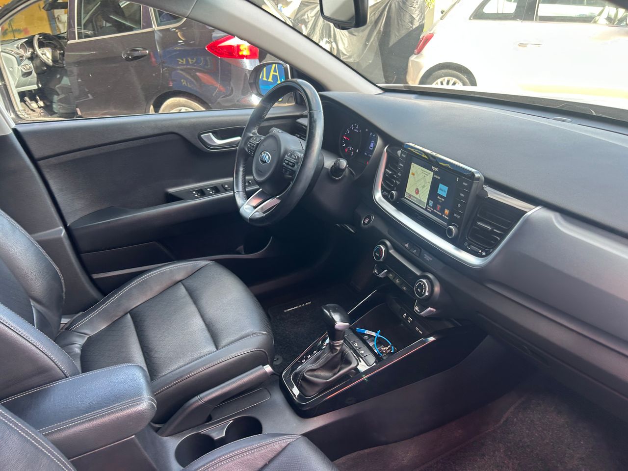 Foto Kia Stonic 23
