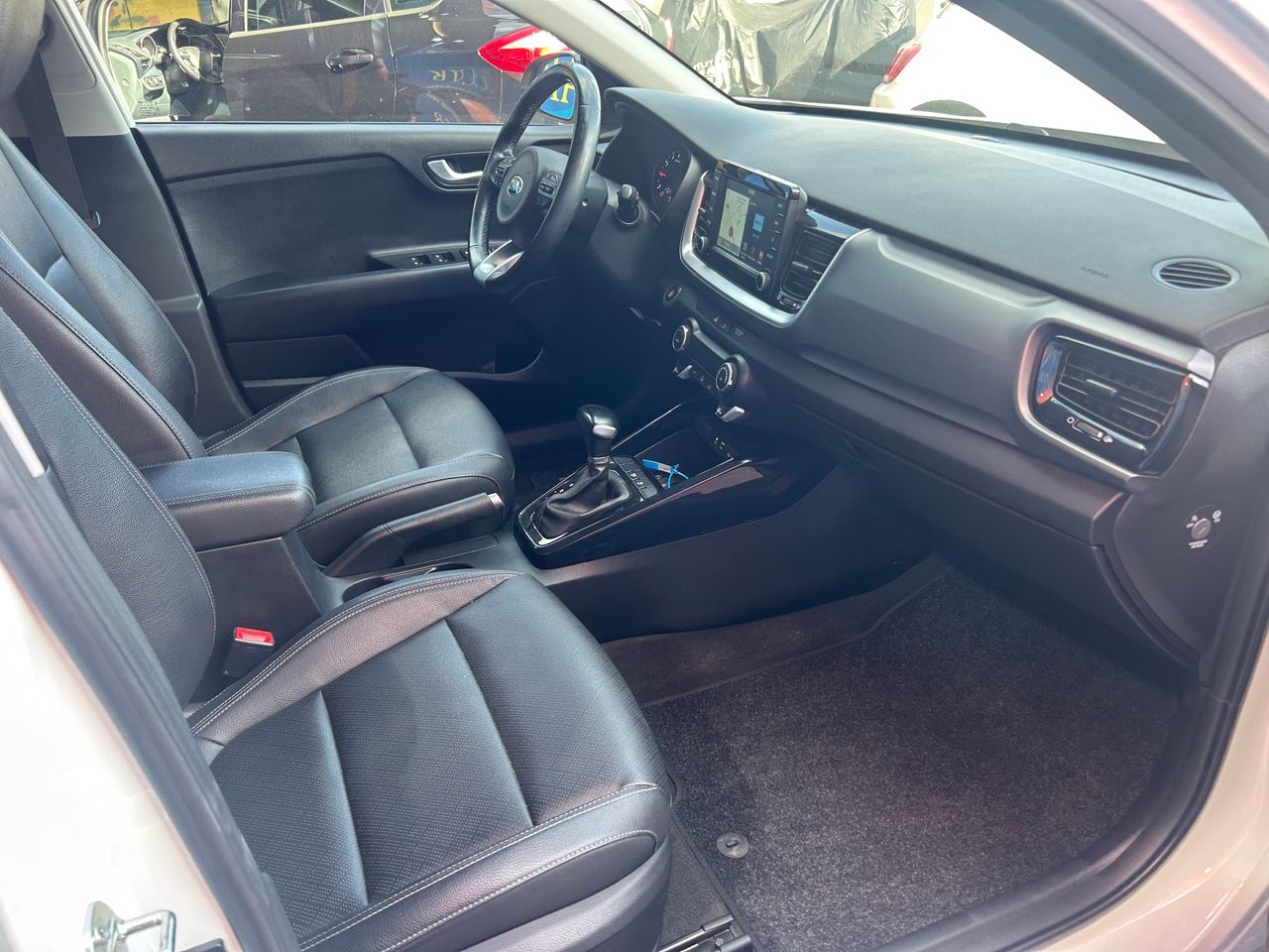 Foto Kia Stonic 26