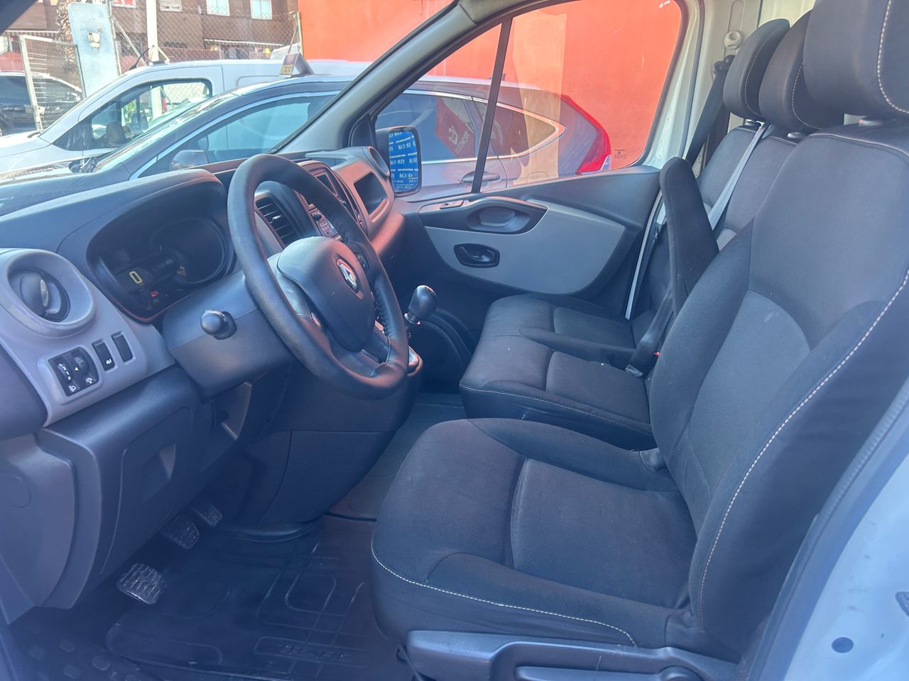 Foto Renault Trafic 12