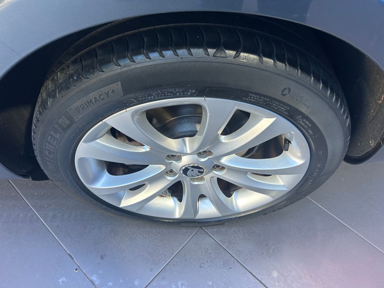 Foto Skoda Superb 21