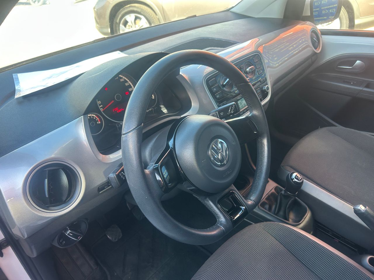 Foto Volkswagen Up 11