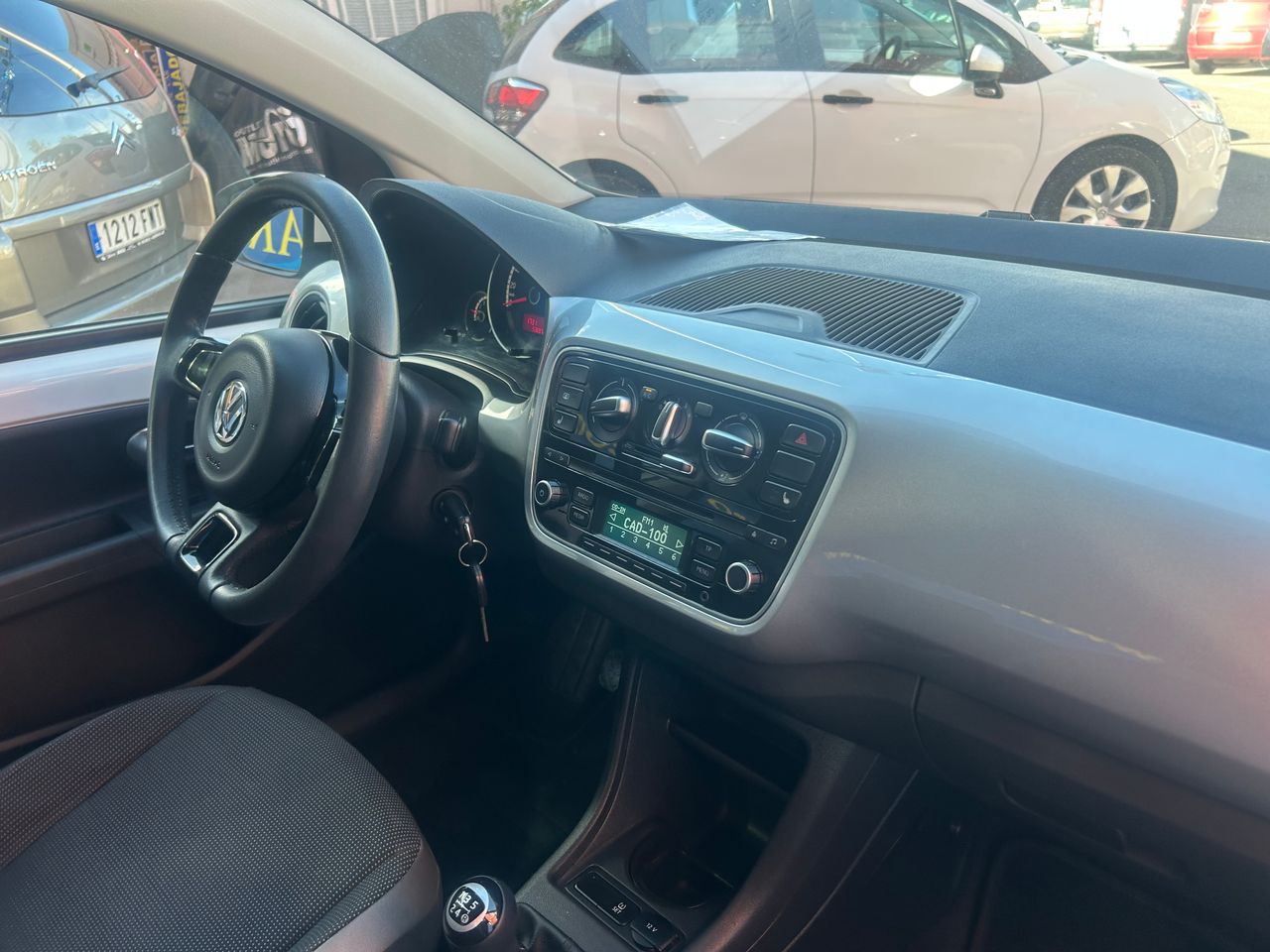 Foto Volkswagen Up 19