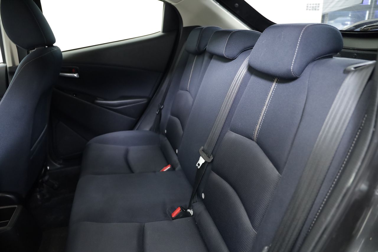 Foto Mazda Mazda2 11