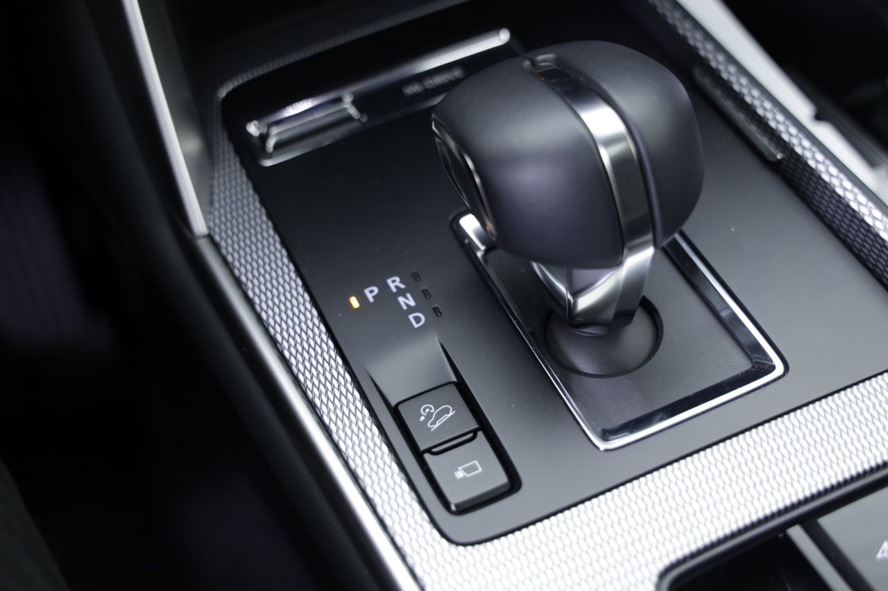 Foto Mazda CX-60 18