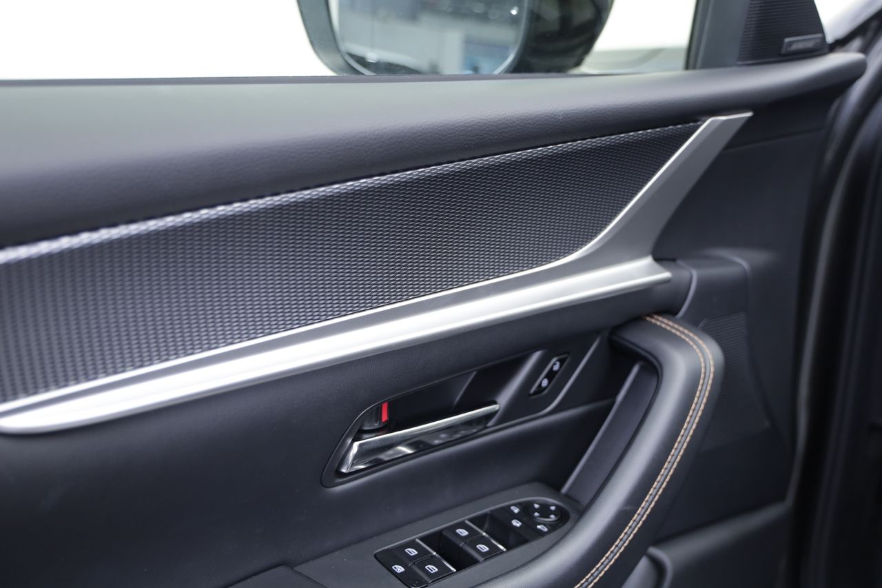 Foto Mazda CX-60 28