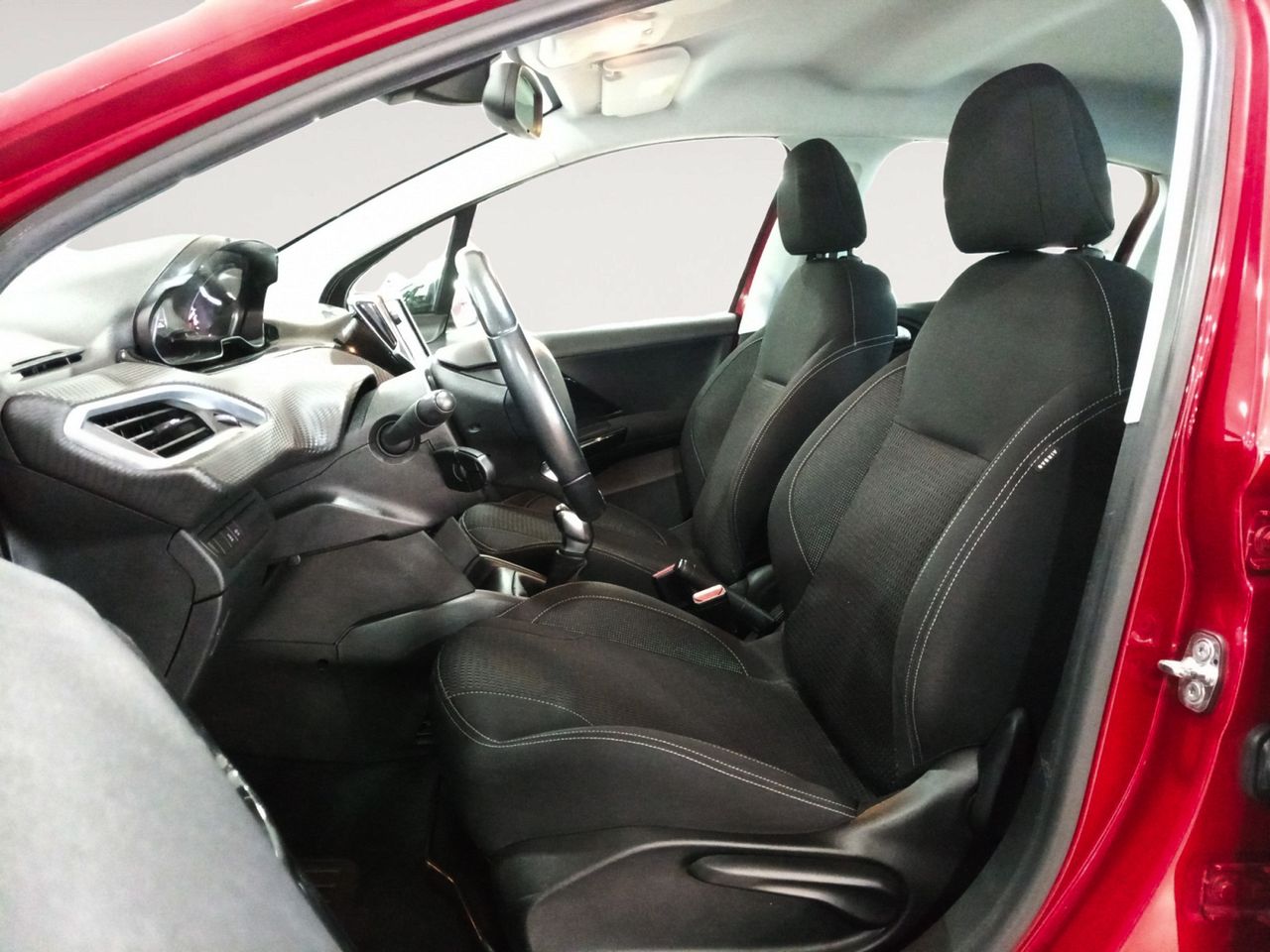 Foto Peugeot 208 8