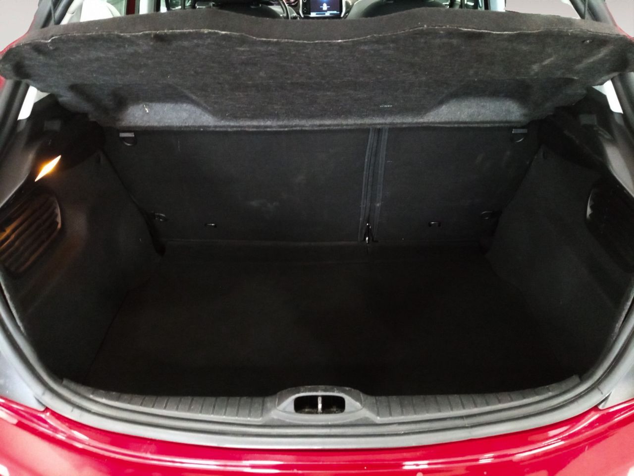 Foto Peugeot 208 11