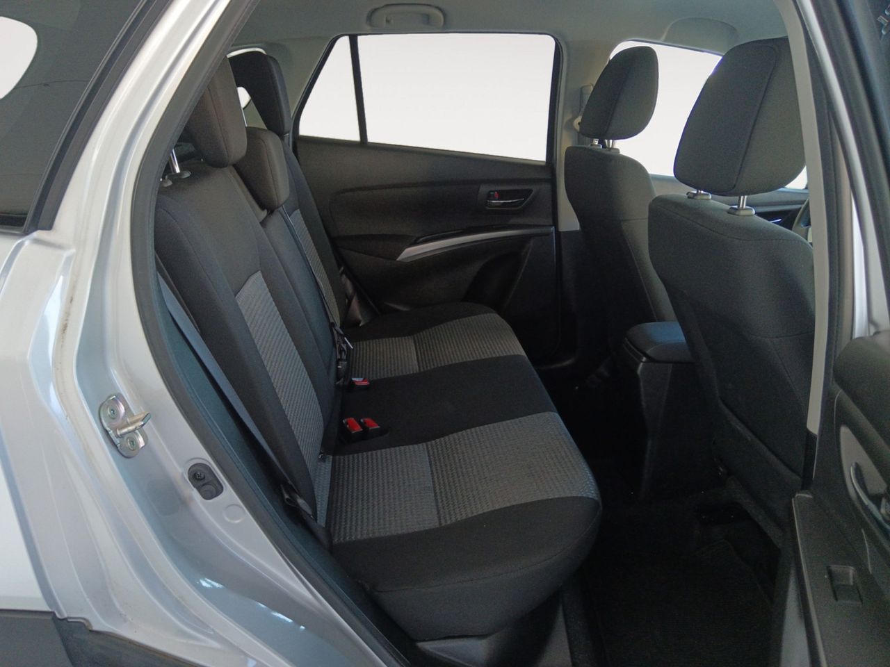 Foto Suzuki S-Cross 9