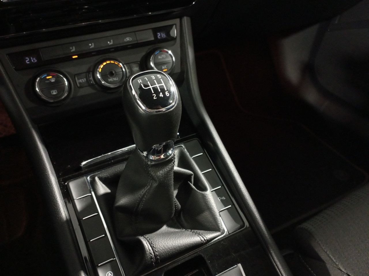 Foto Skoda Superb 11