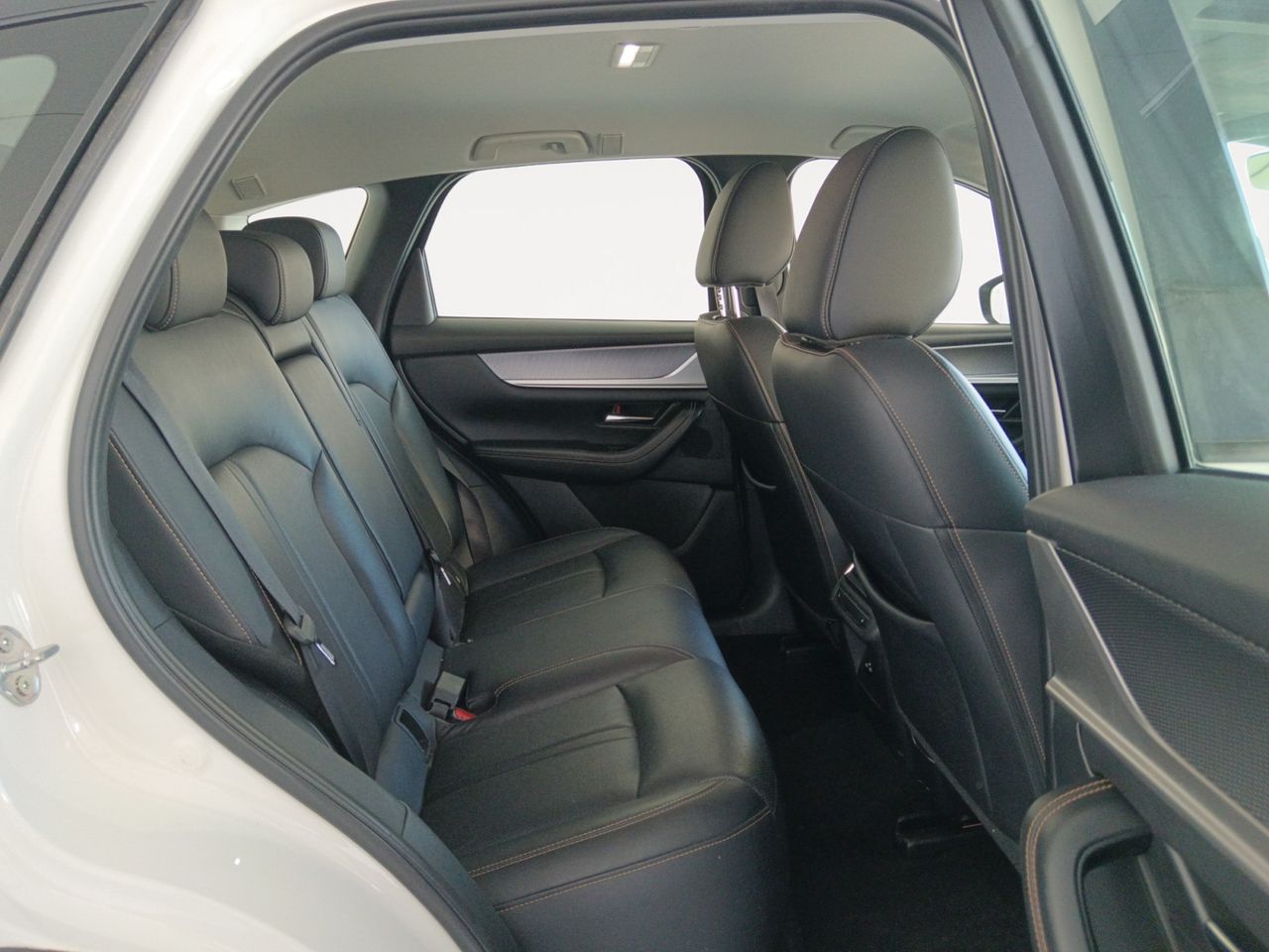 Foto Mazda CX-60 10
