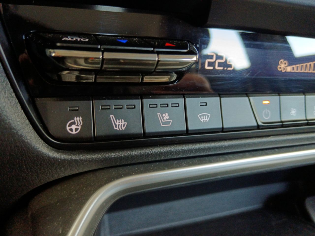Foto Mazda CX-60 21