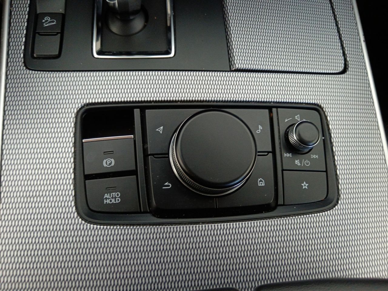Foto Mazda CX-60 22