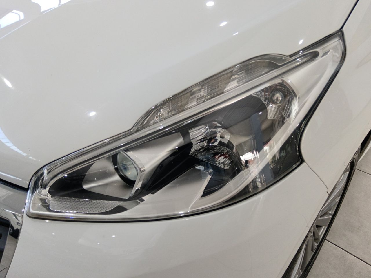 Foto Peugeot 208 19