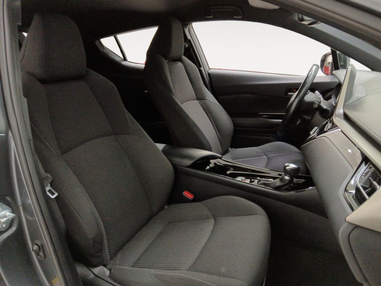 Foto Toyota C-HR 10