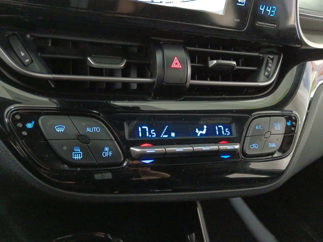 Foto Toyota C-HR 18