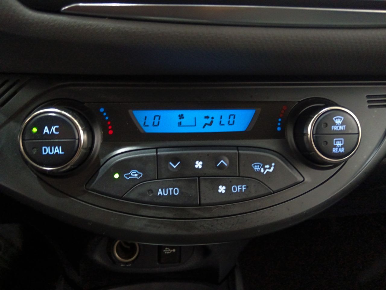 Foto Toyota Yaris 17