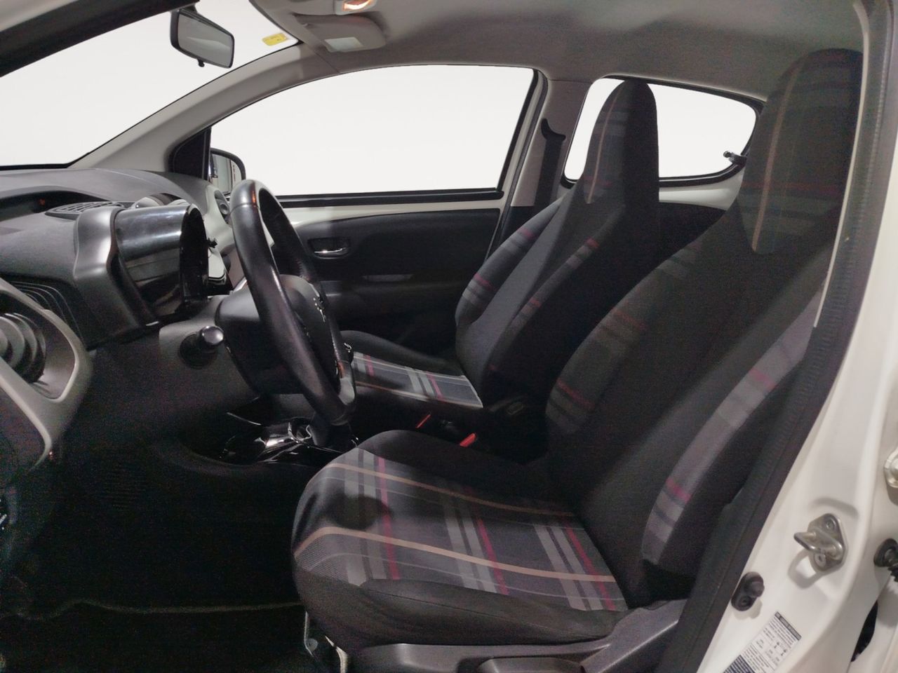 Foto Peugeot 108 7