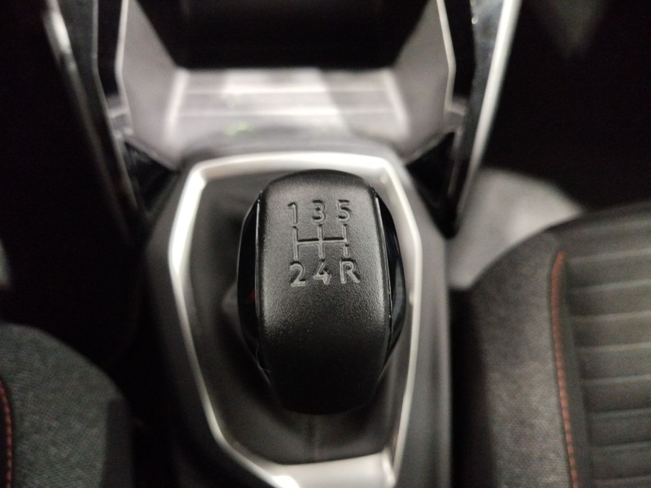 Foto Peugeot 208 12