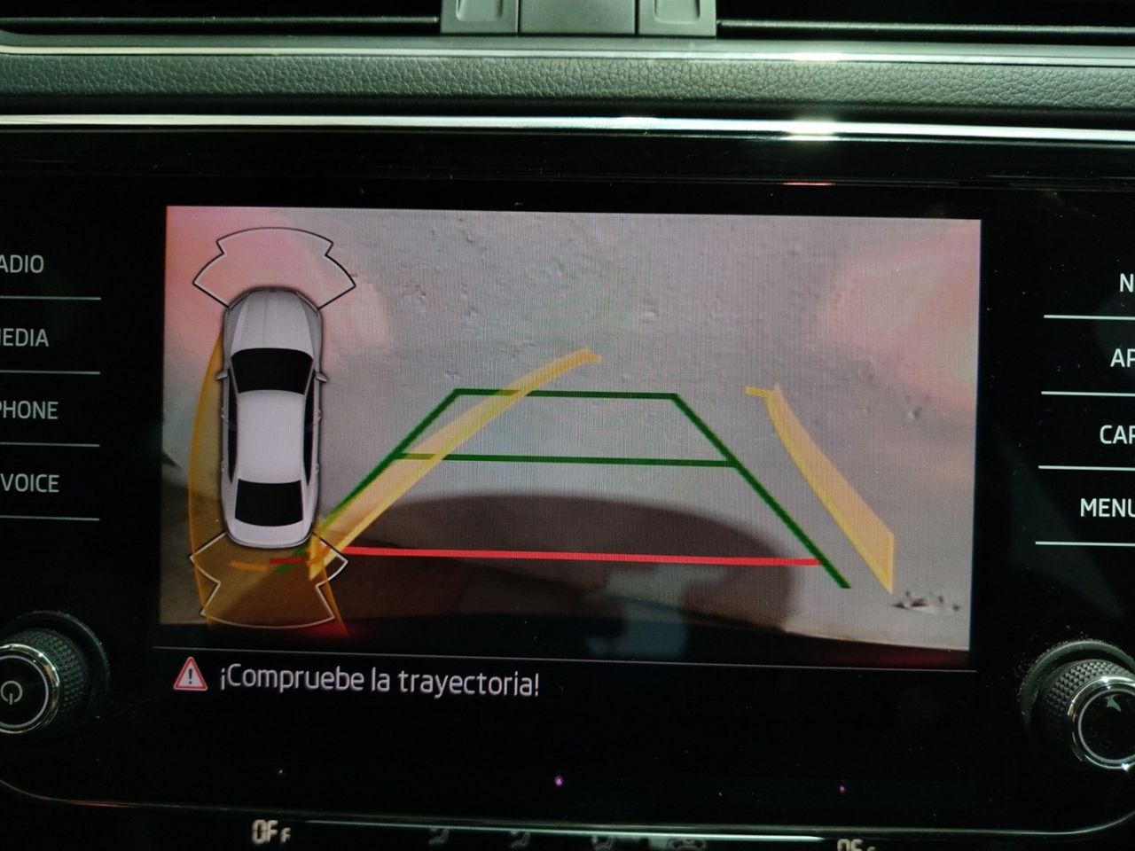 Foto Skoda Superb 16