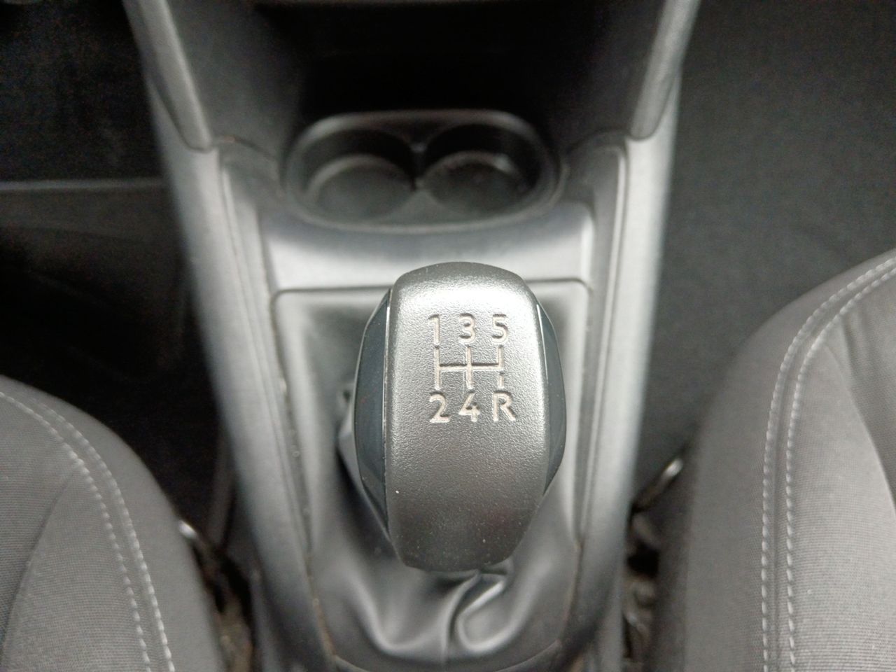 Foto Peugeot 208 12