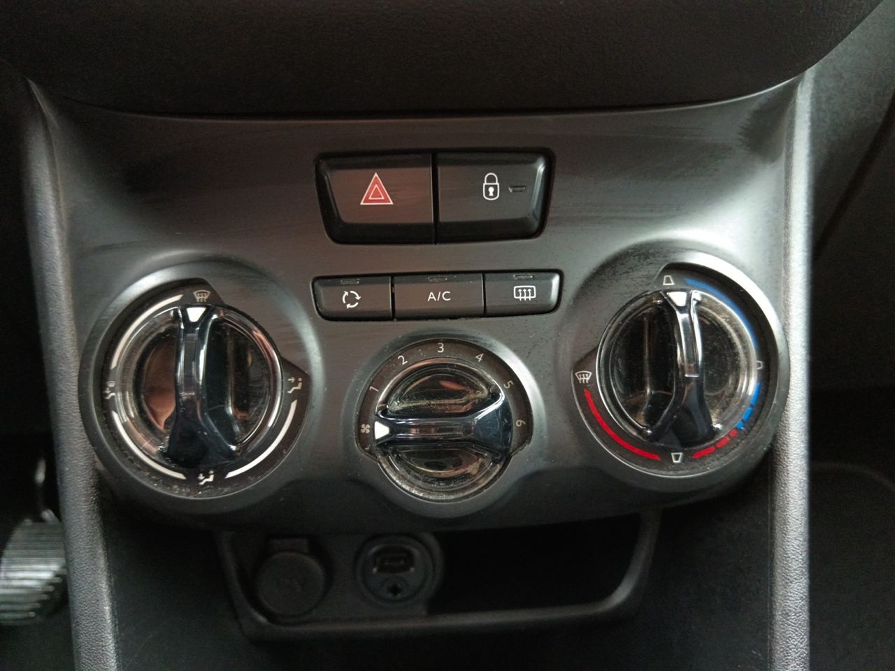 Foto Peugeot 208 17