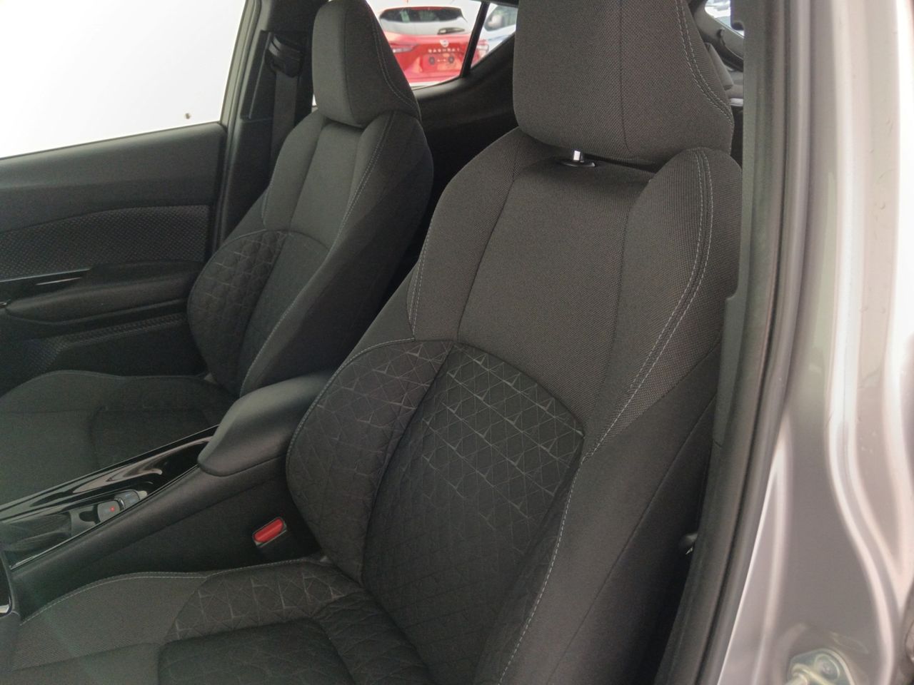 Foto Toyota C-HR 20