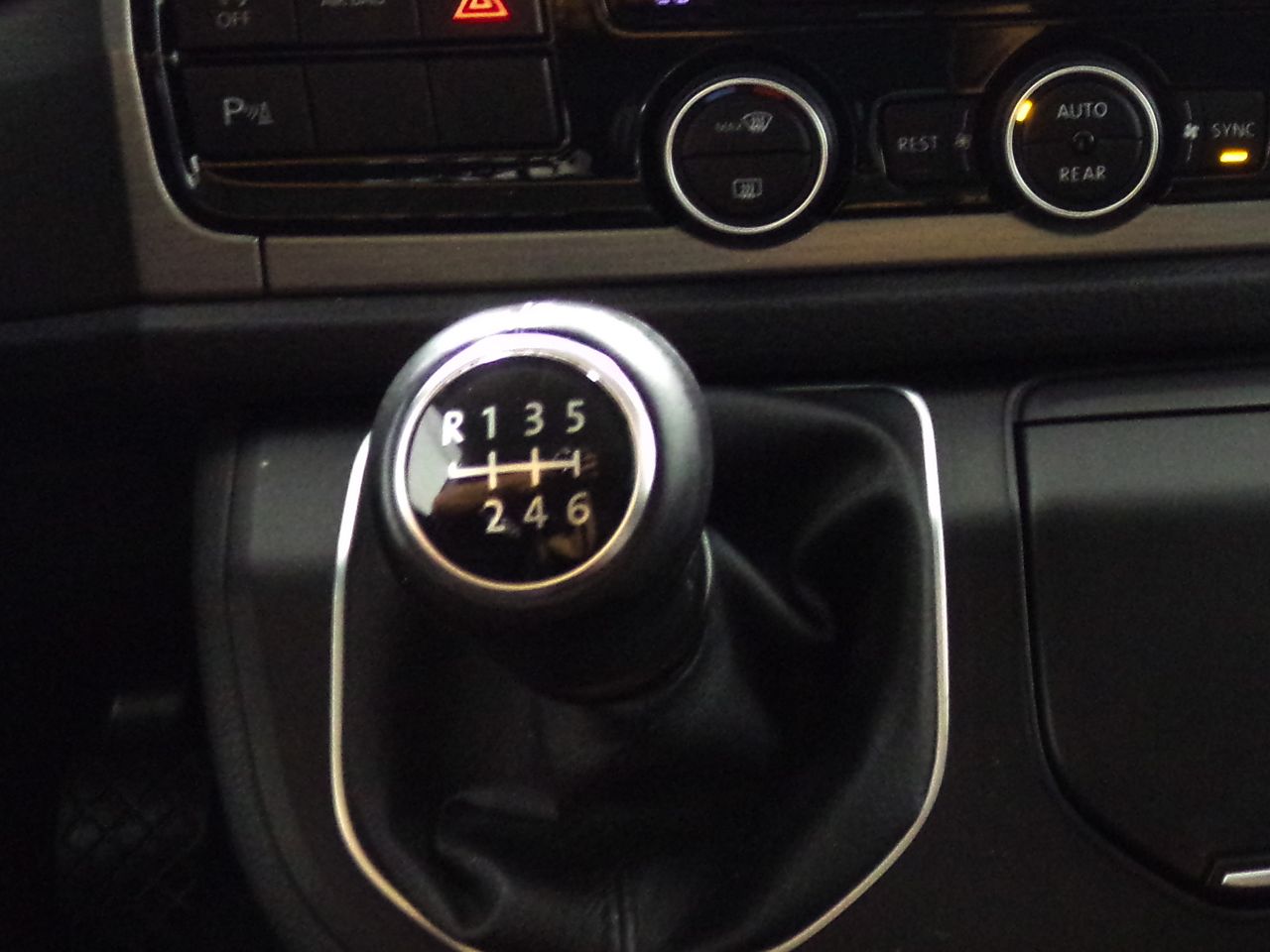 Foto Volkswagen Multivan 12