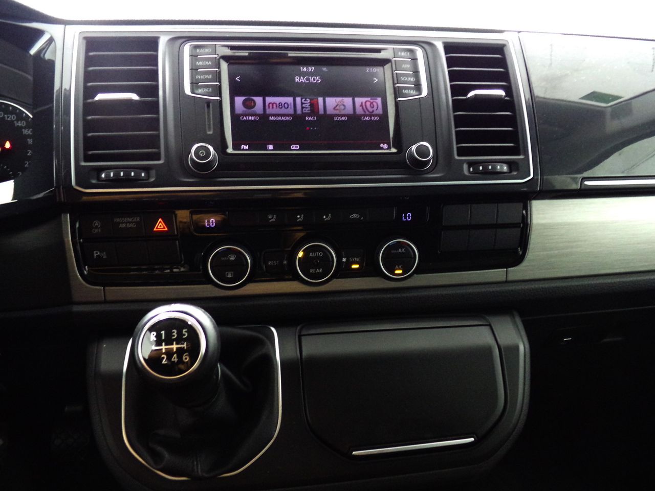 Foto Volkswagen Multivan 13