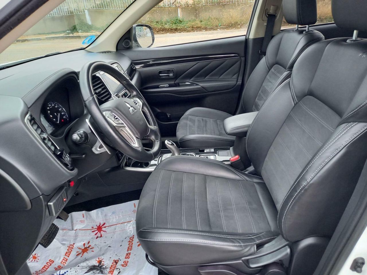 Foto Mitsubishi Outlander 11