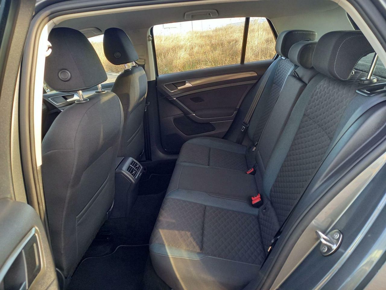 Foto Volkswagen Golf 24