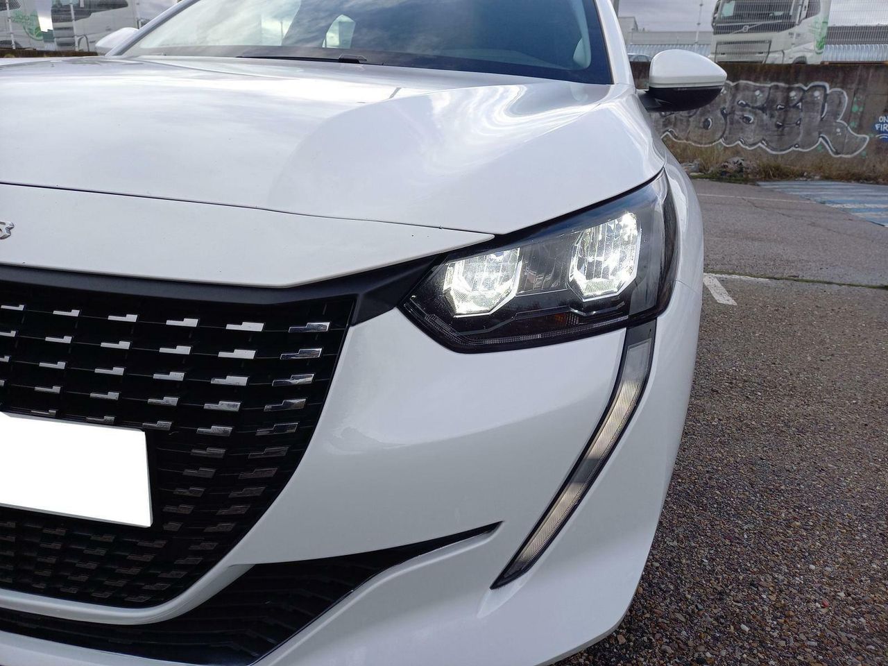 Foto Peugeot 208 8
