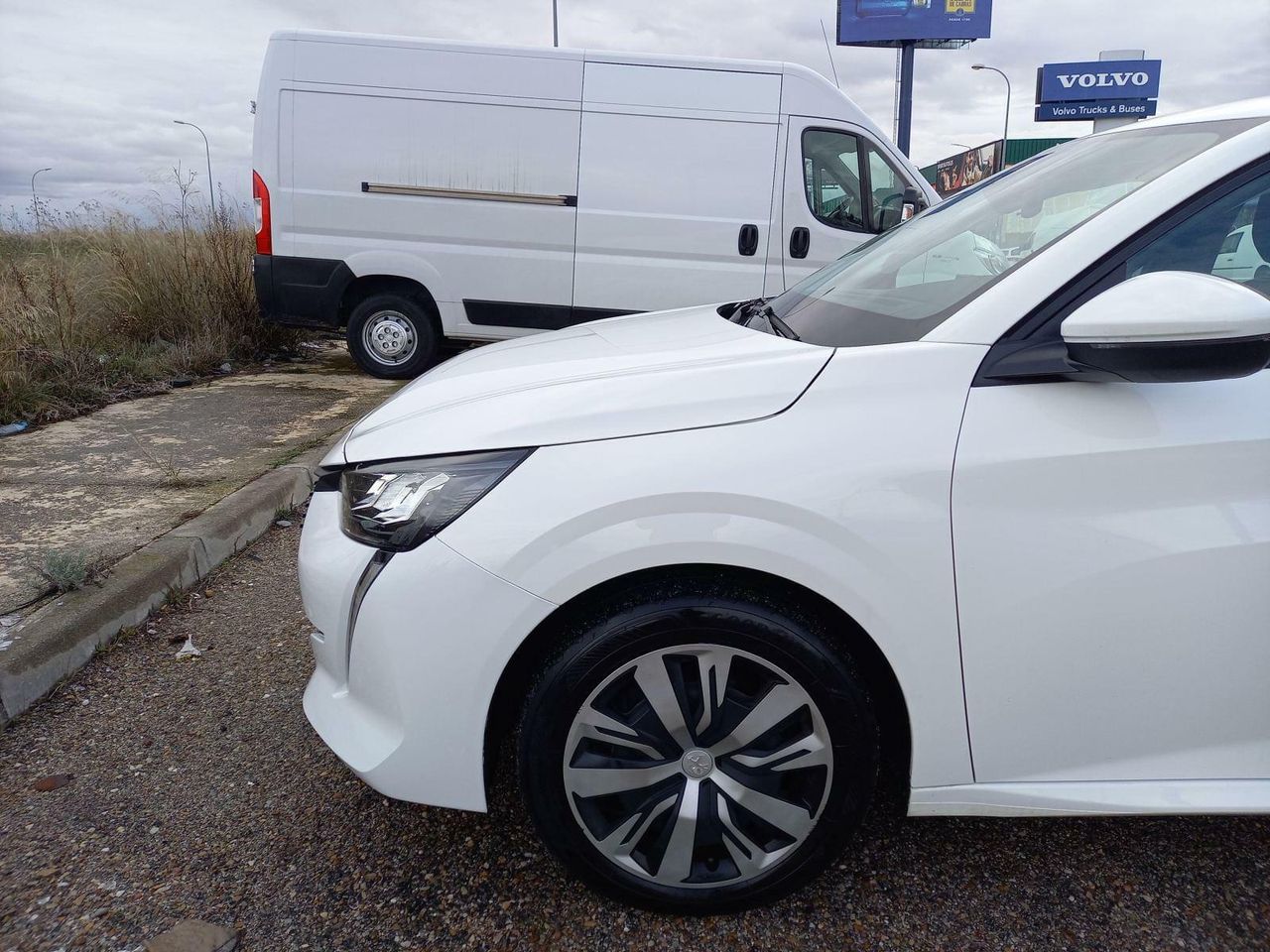Foto Peugeot 208 9