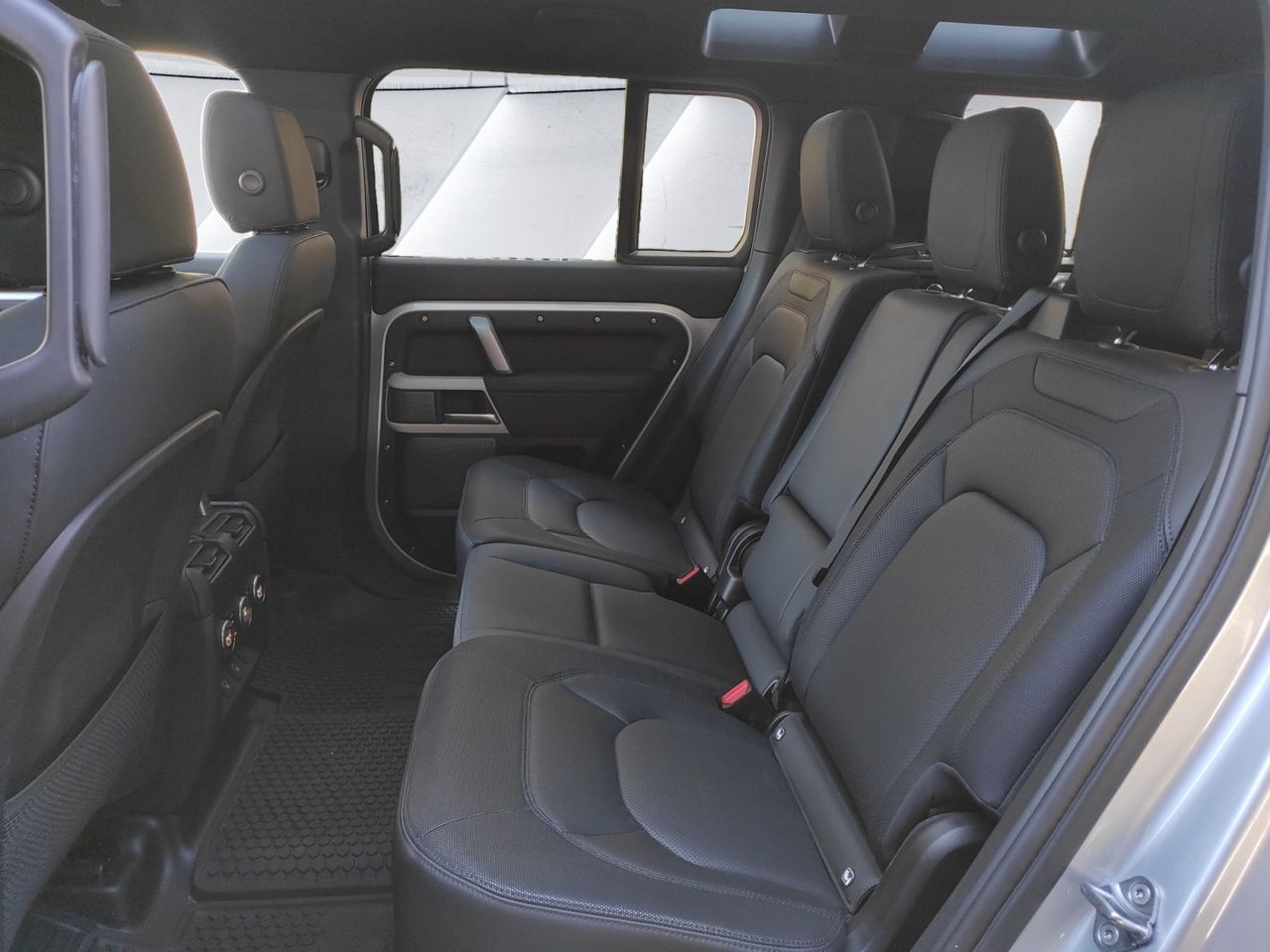 Foto Land-Rover Defender 12
