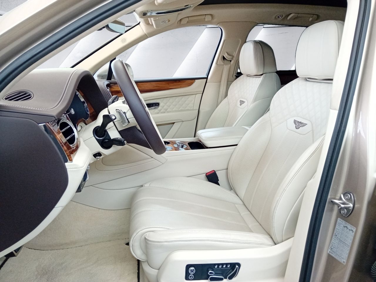 Foto Bentley Bentayga 9